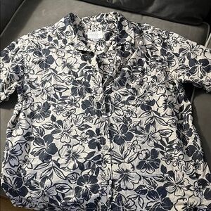 American Eagle Outfitters Navy and White Floral Blouse